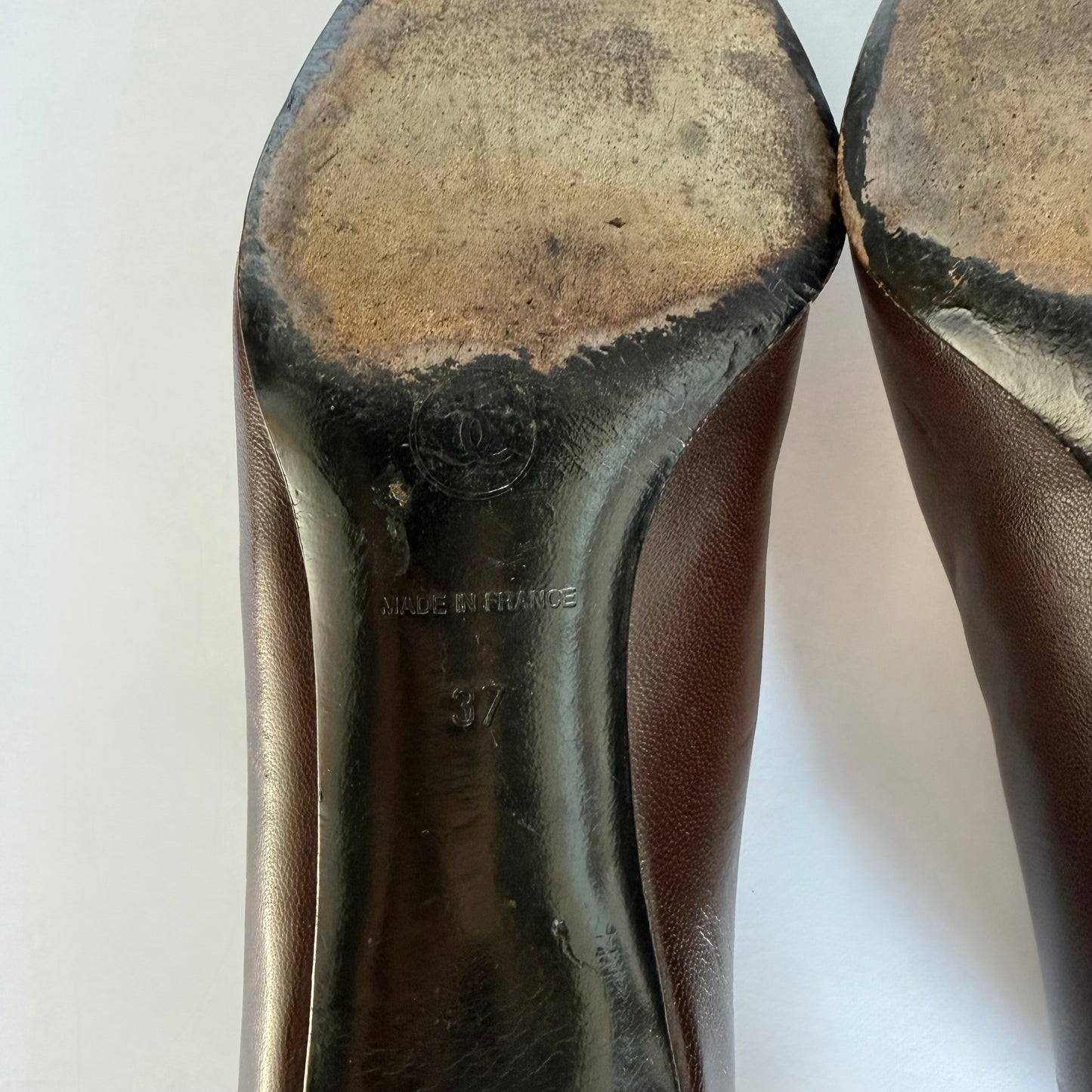 Vintage Chanel Pointed Toe Kitten Heels (37)