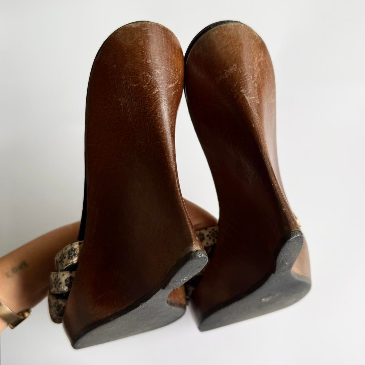 Oscar De La Renta Wedge Heels