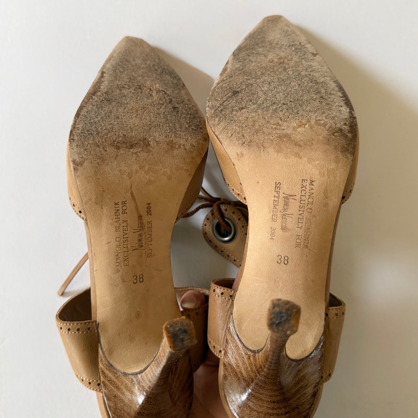 Vintage Manolo Blahnik Pointed Toe Heels (38)