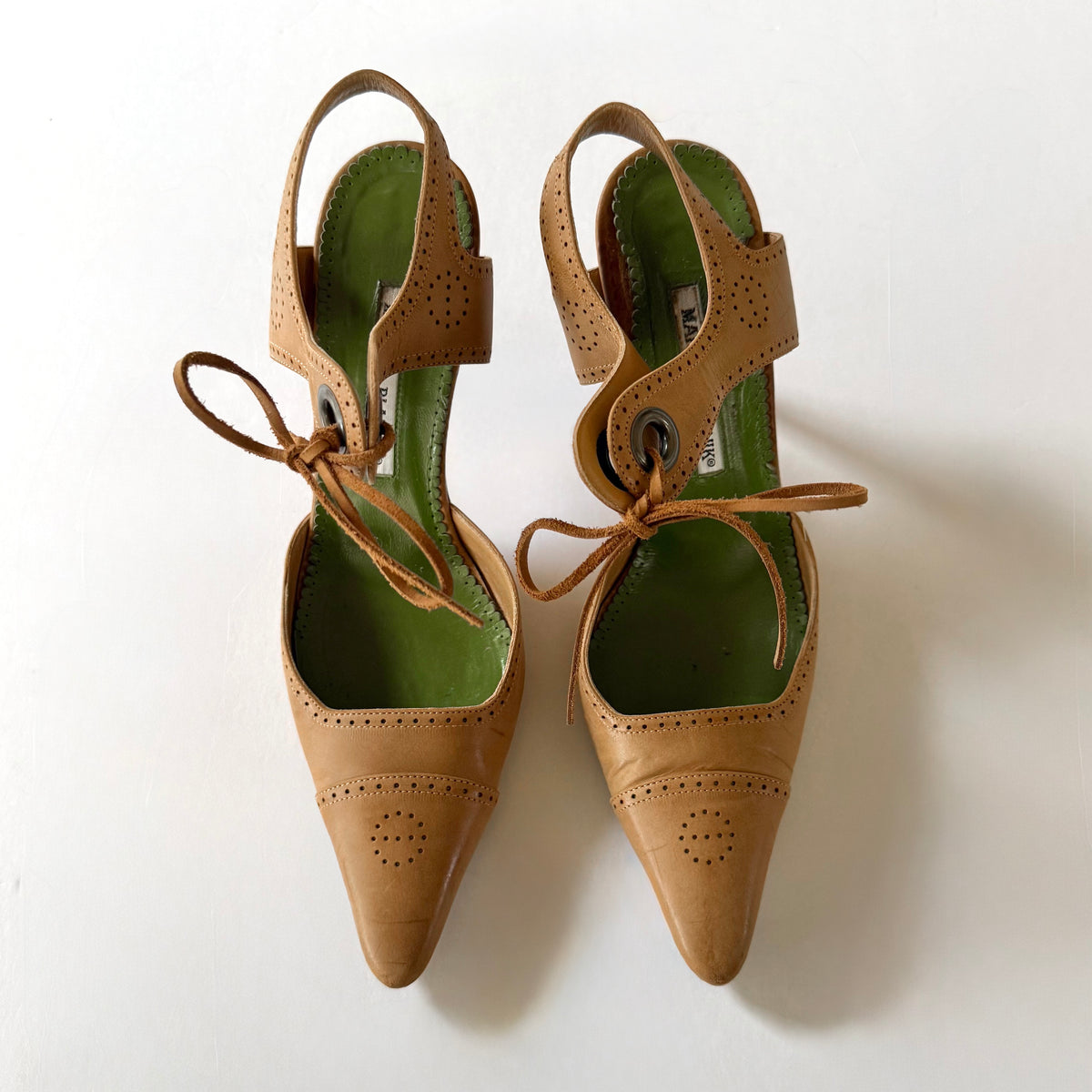 Vintage Manolo Blahnik Pointed Toe Heels (38)