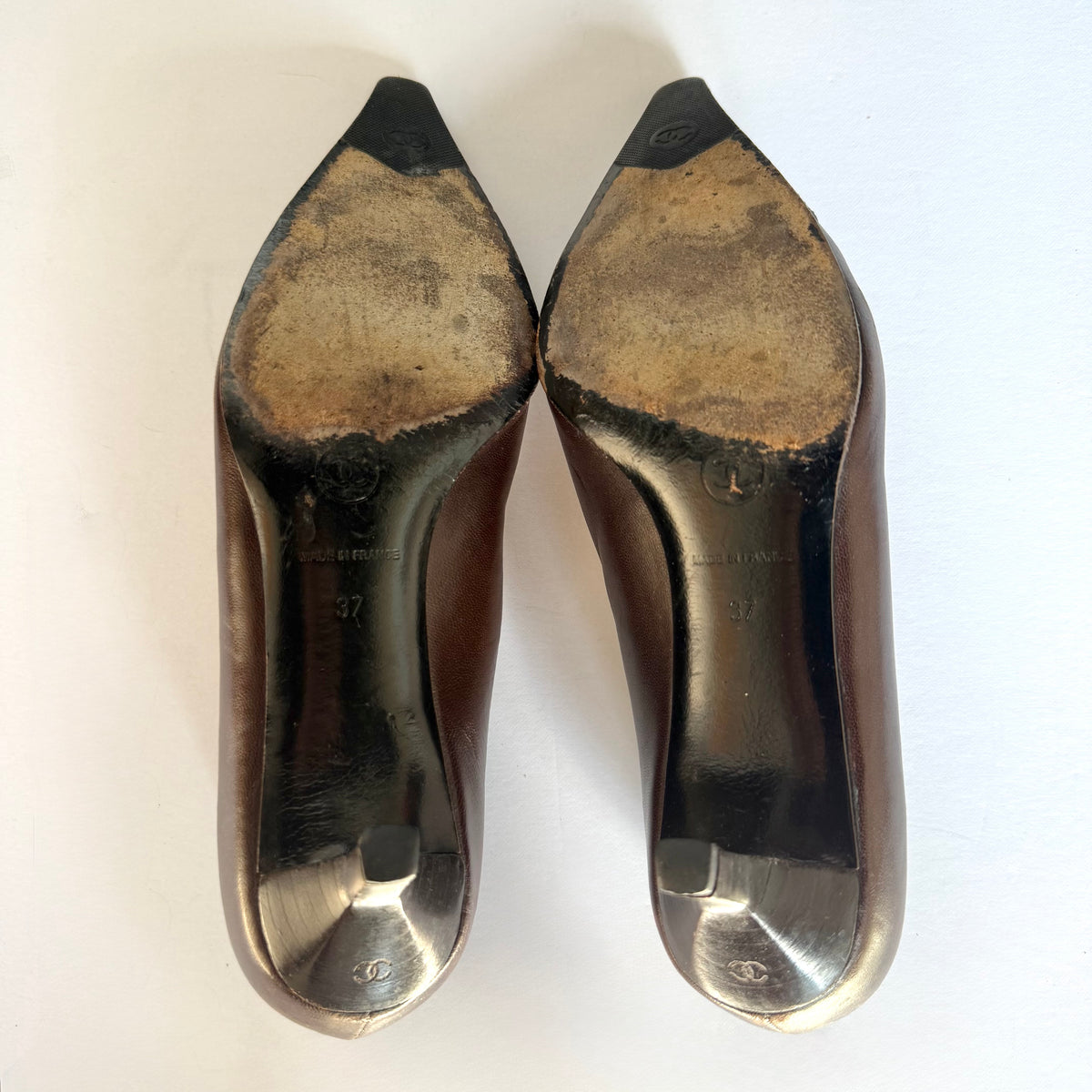 Vintage Chanel Pointed Toe Kitten Heels (37)