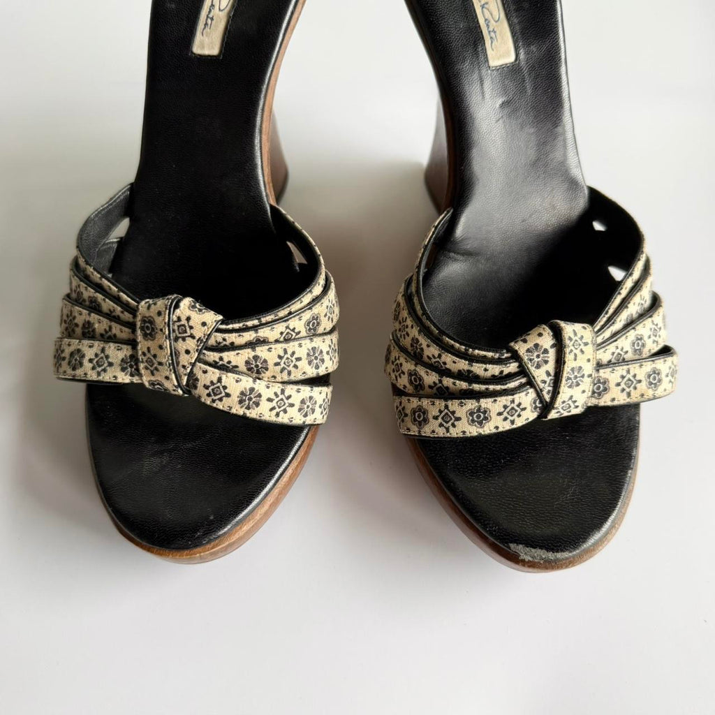 Oscar De La Renta Wedge Heels