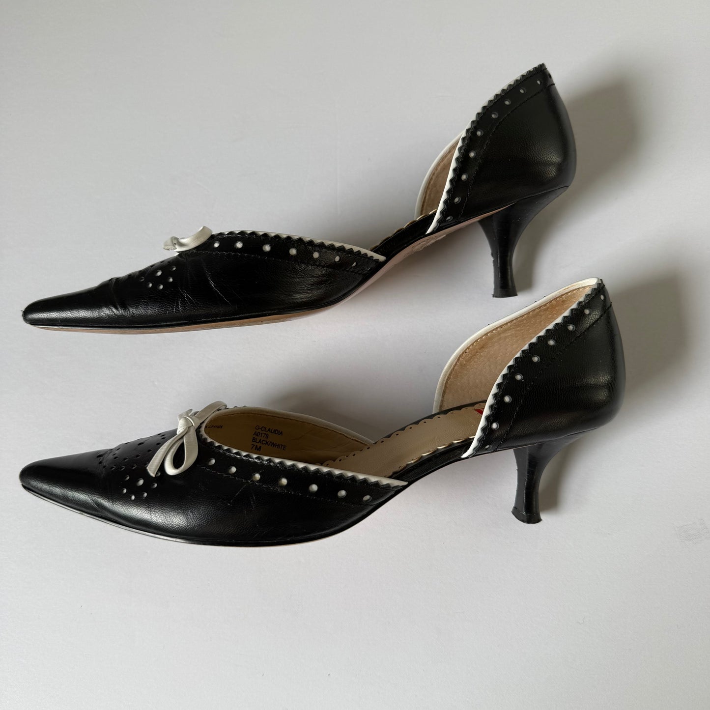 Vintage Oscar De La Renta Kitten Heels