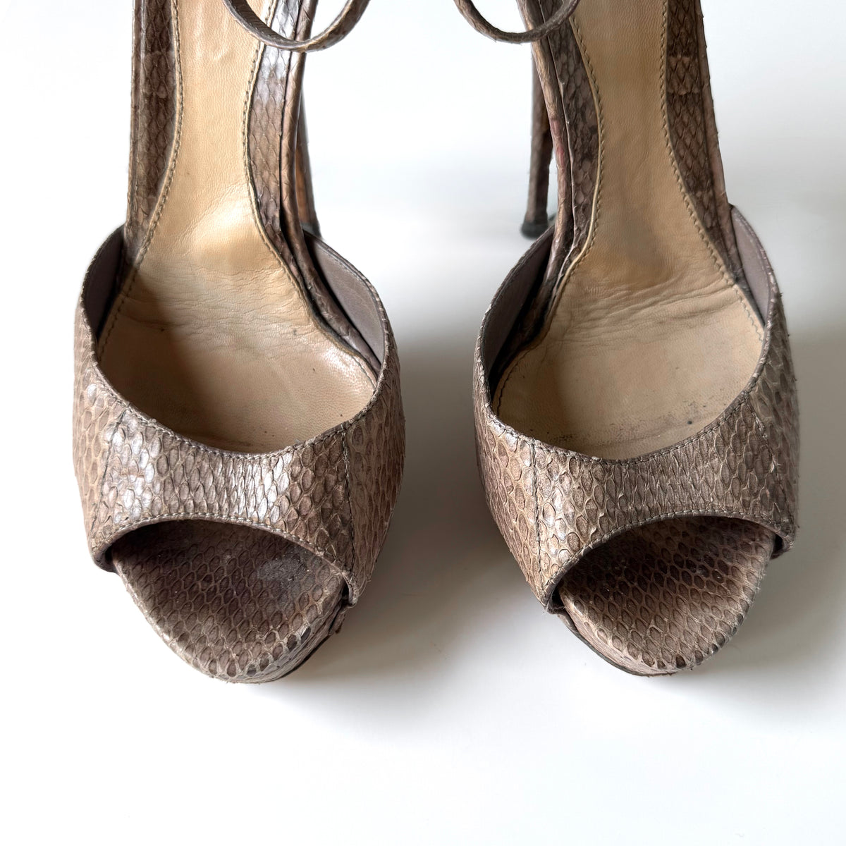 Gucci Snakeskin Platform Peep Toe Heels (39)