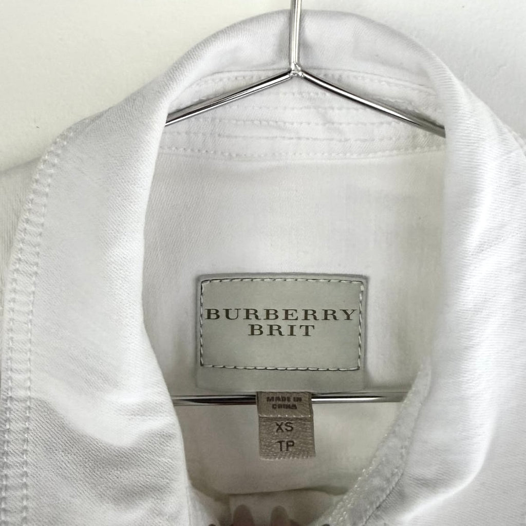 Burberry White Fitted Denim Jacket