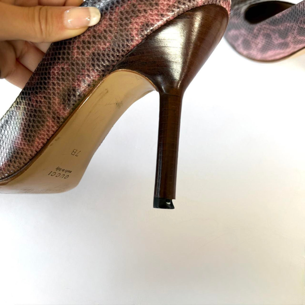 Vintage Gucci Snakeskin Pumps (7)
