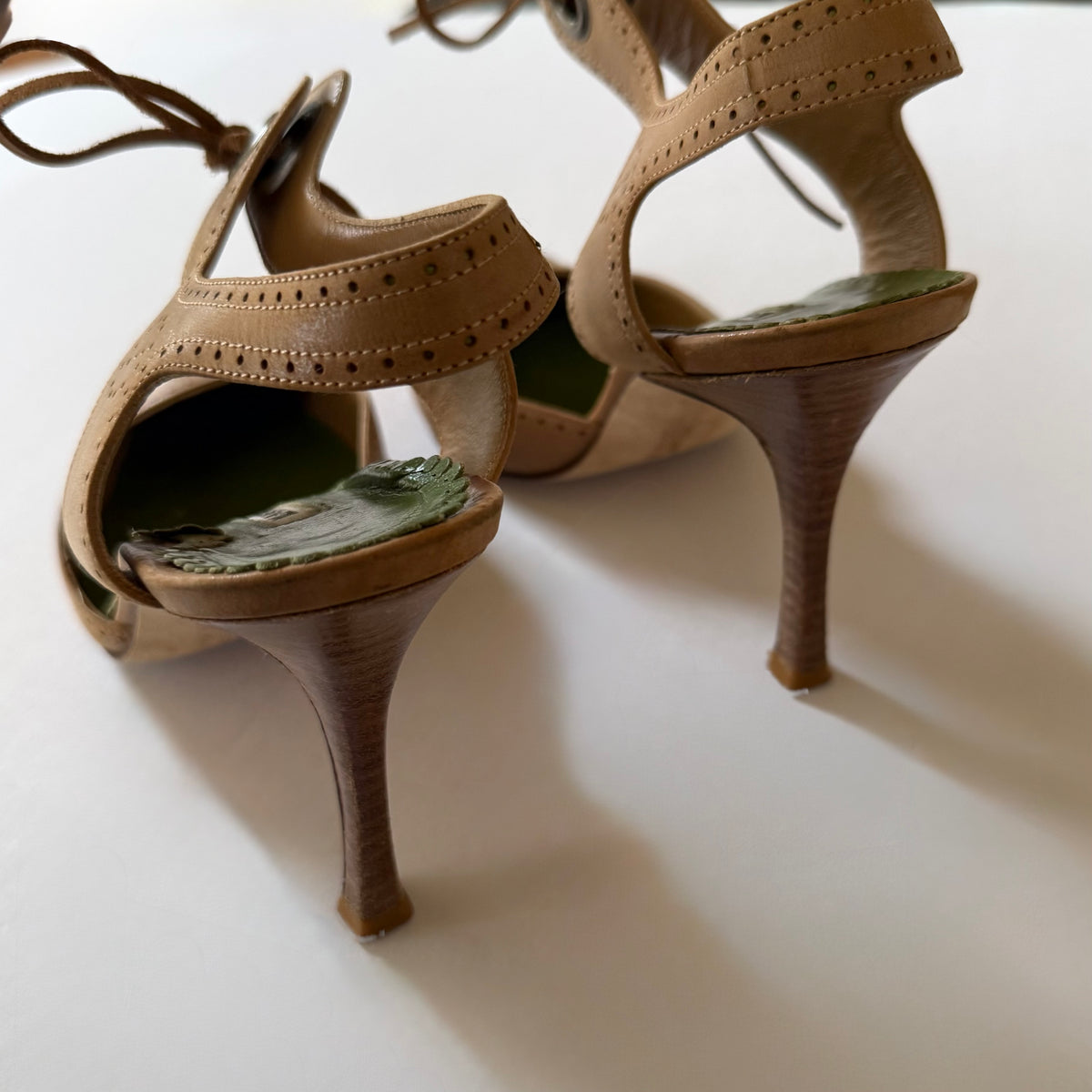 Vintage Manolo Blahnik Pointed Toe Heels (38)
