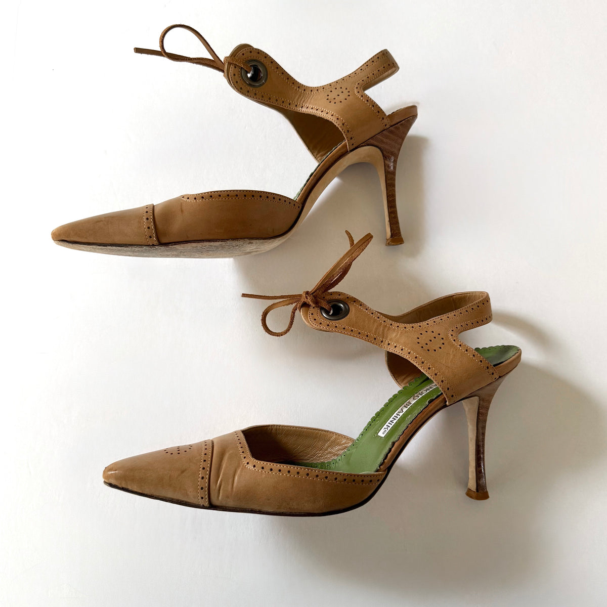 Vintage Manolo Blahnik Pointed Toe Heels (38)