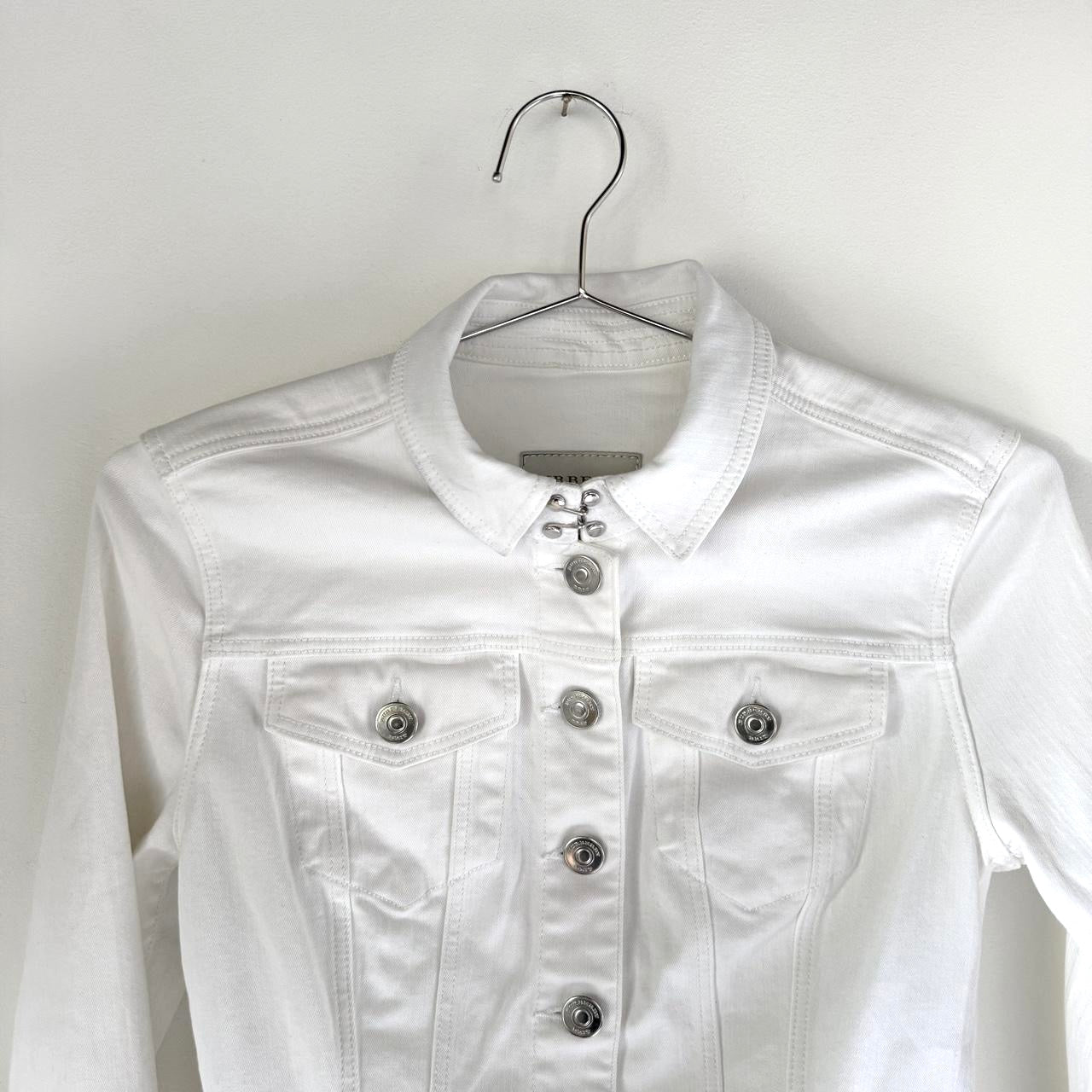 Burberry White Fitted Denim Jacket
