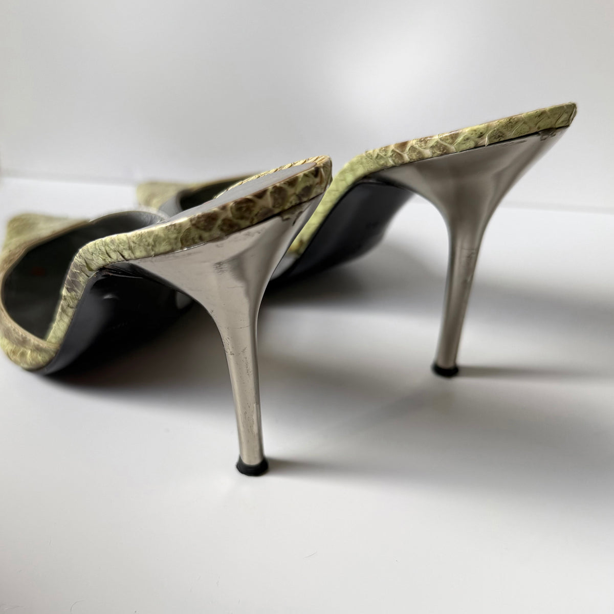 Vintage Roberto Cavalli Snakeskin Pointed Toe Mule Heels (38)